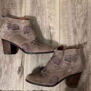 Lucky Brand Womens Booties